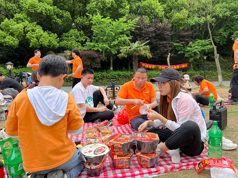 團(tuán)建聚餐